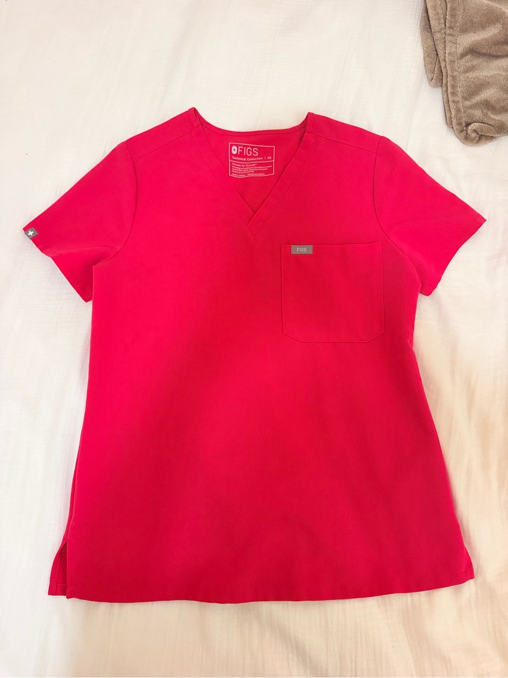Women’s Catarina scrub top